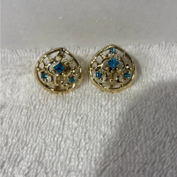 Vintage Gold-Tone Filigree Screw Back Earrings with Blue Rhinestones - Picture 3 of 9